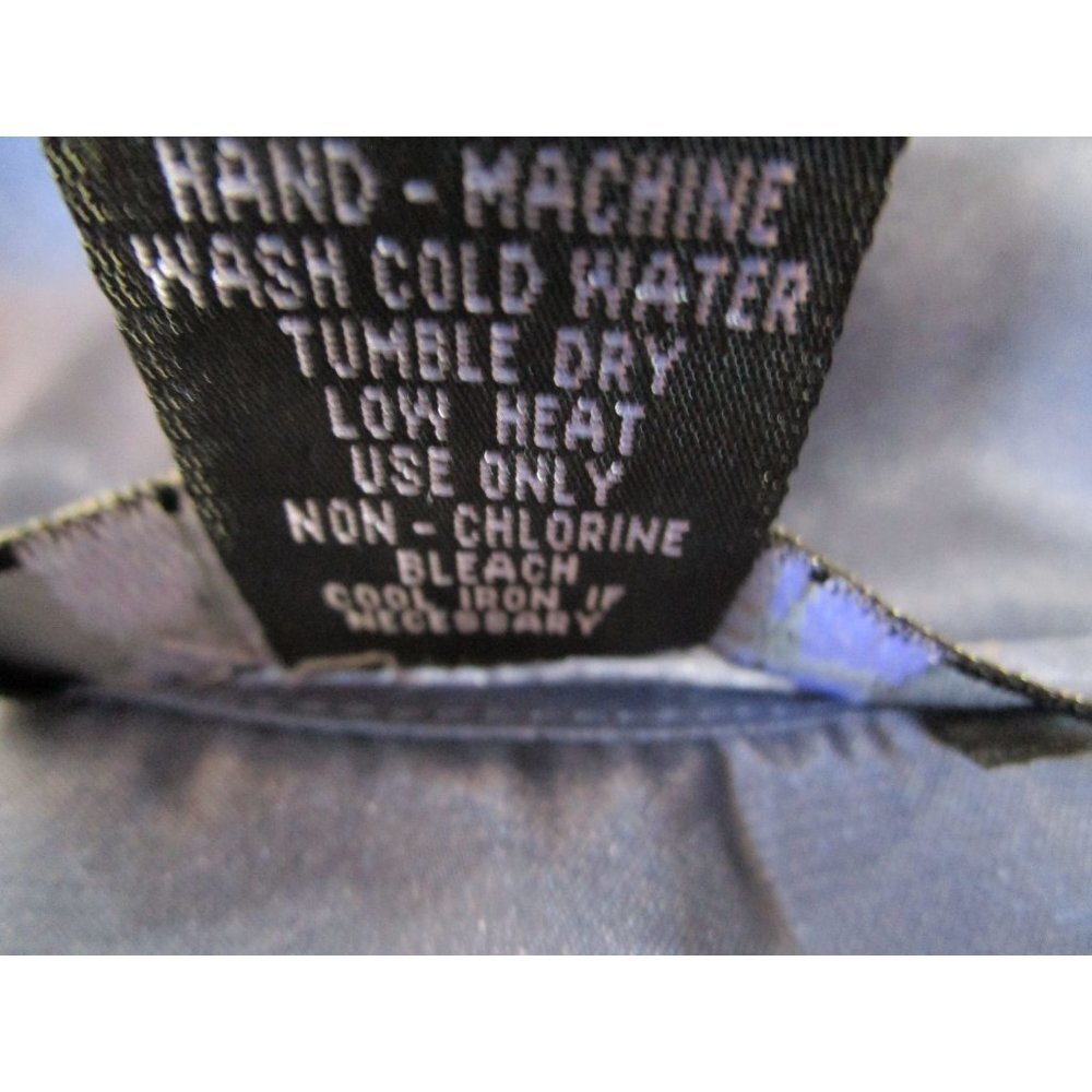 Halston Slate Blue Embroidered Applique Floral Satin Robe Ladies PL EUC - Picture 9 of 16